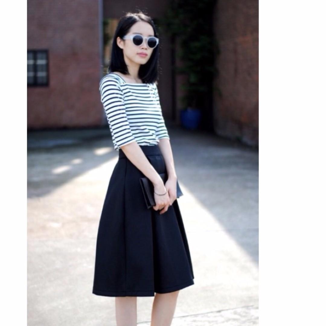 Black flare knee length skirt hot sale
