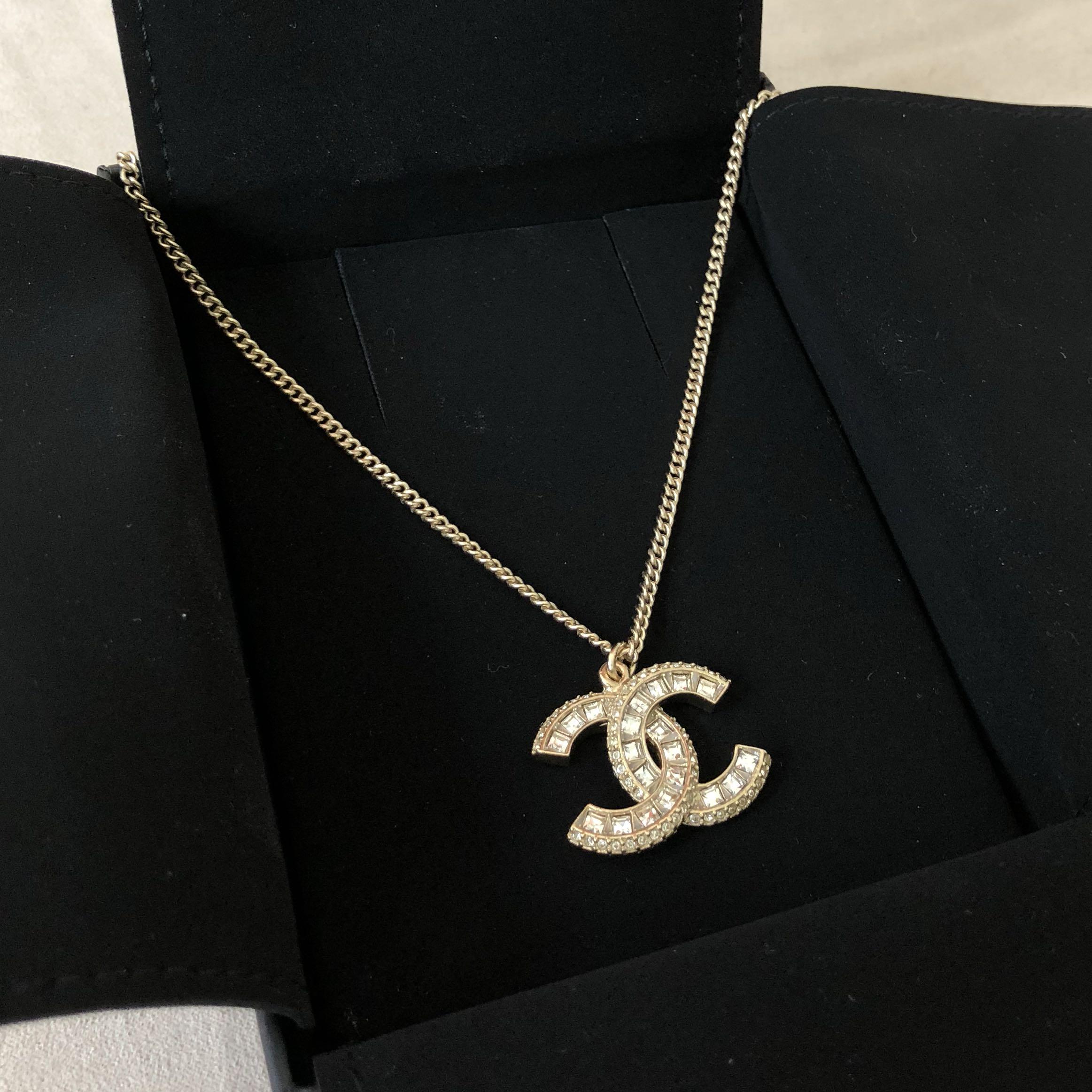 Chanel CC necklace gold