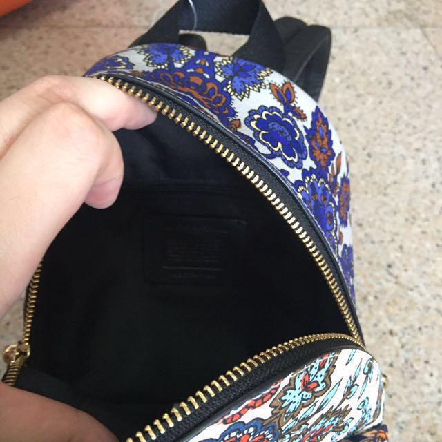 Coach mini Charlie backpack Floral print , Luxury, Bags  display picture 1