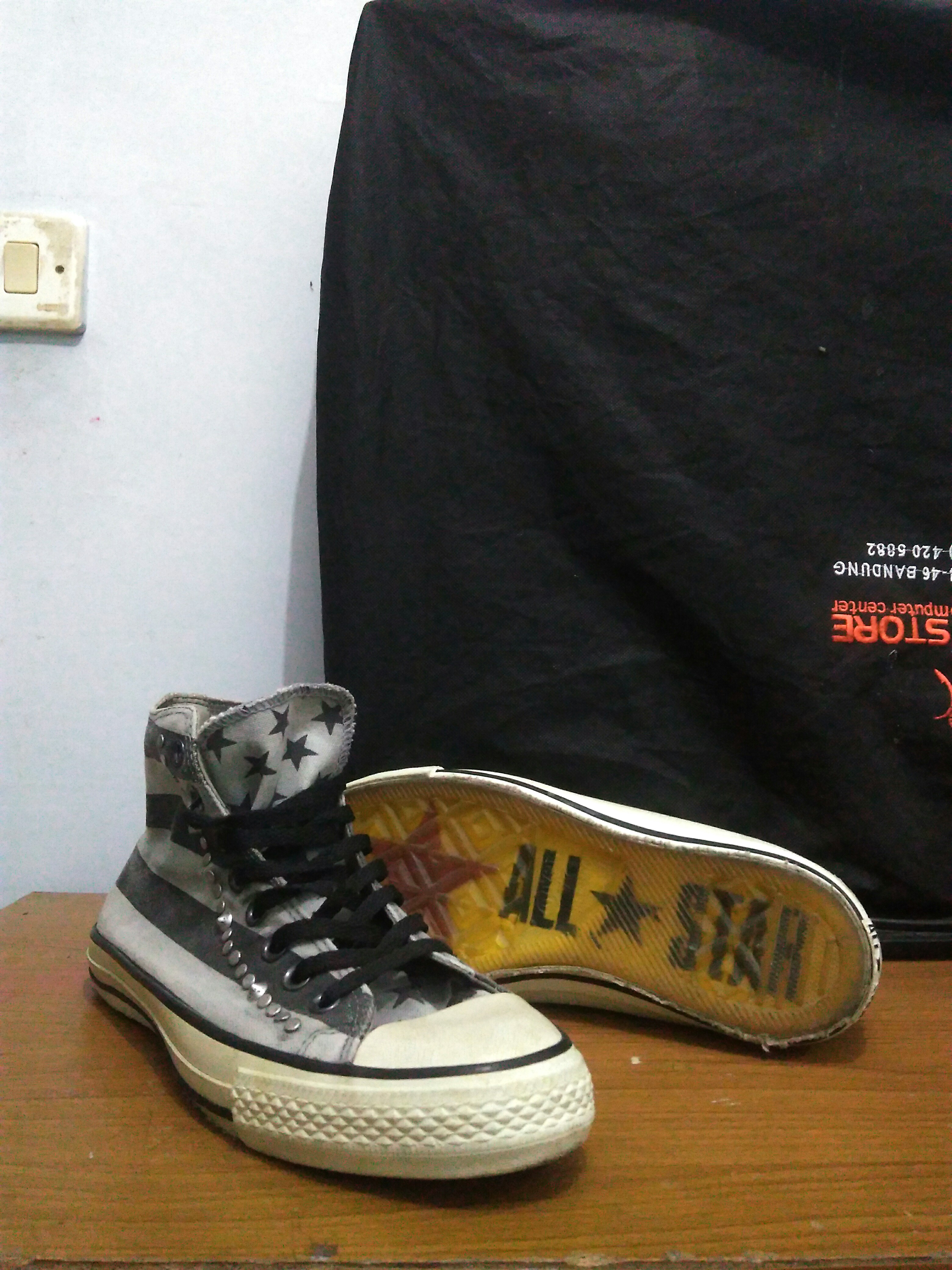Converse john varvatos american shop flag