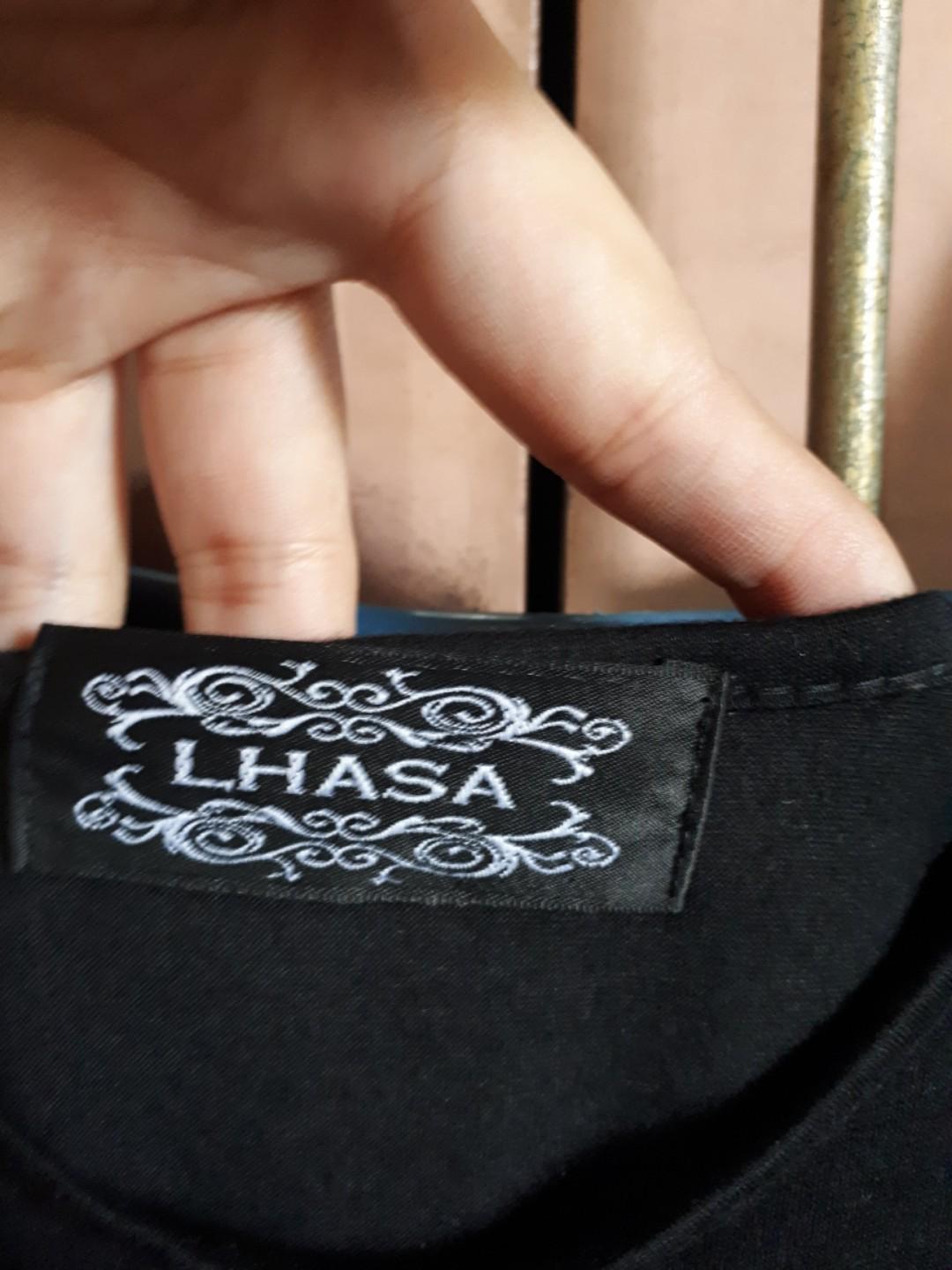 Dresses (Lhasa, Viola, Sakaya, Pois, SM) (Category: Dresses) located in Quezon City. Submitted by charaaaa (Listing ID 174583992, Image 2). Description: -dresses of different brands. -used but no flaws (no stains, no marks, no traces na worn out, no missing bottons) -check out tags for sizes but more or less magkaka-size sila na medium (ung pang tansya medium/small ng Uniqlo) 👗each dress is Php 350 👗👚👘if you buy 3 or more, each dress will be 
