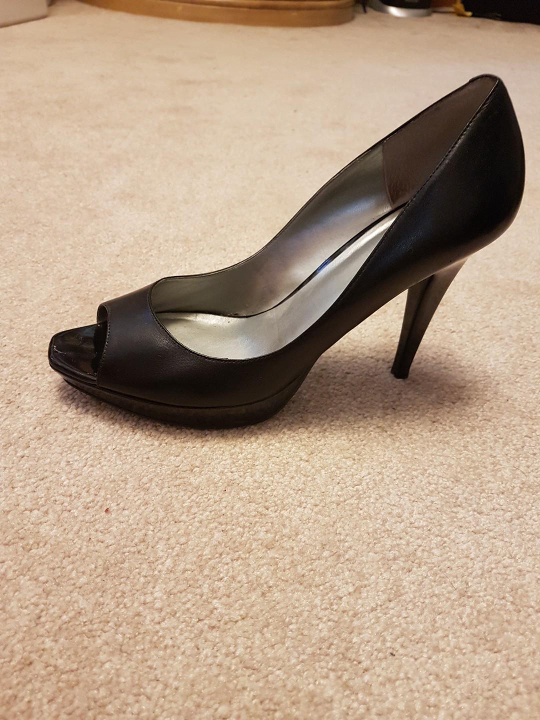 Ladies GUESS leather shoes size 10 