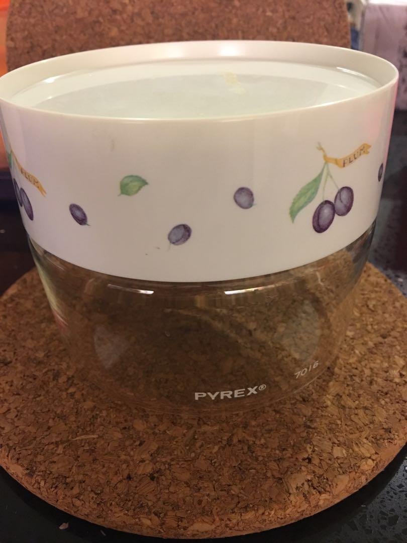 Pyrex cookie jar glass container