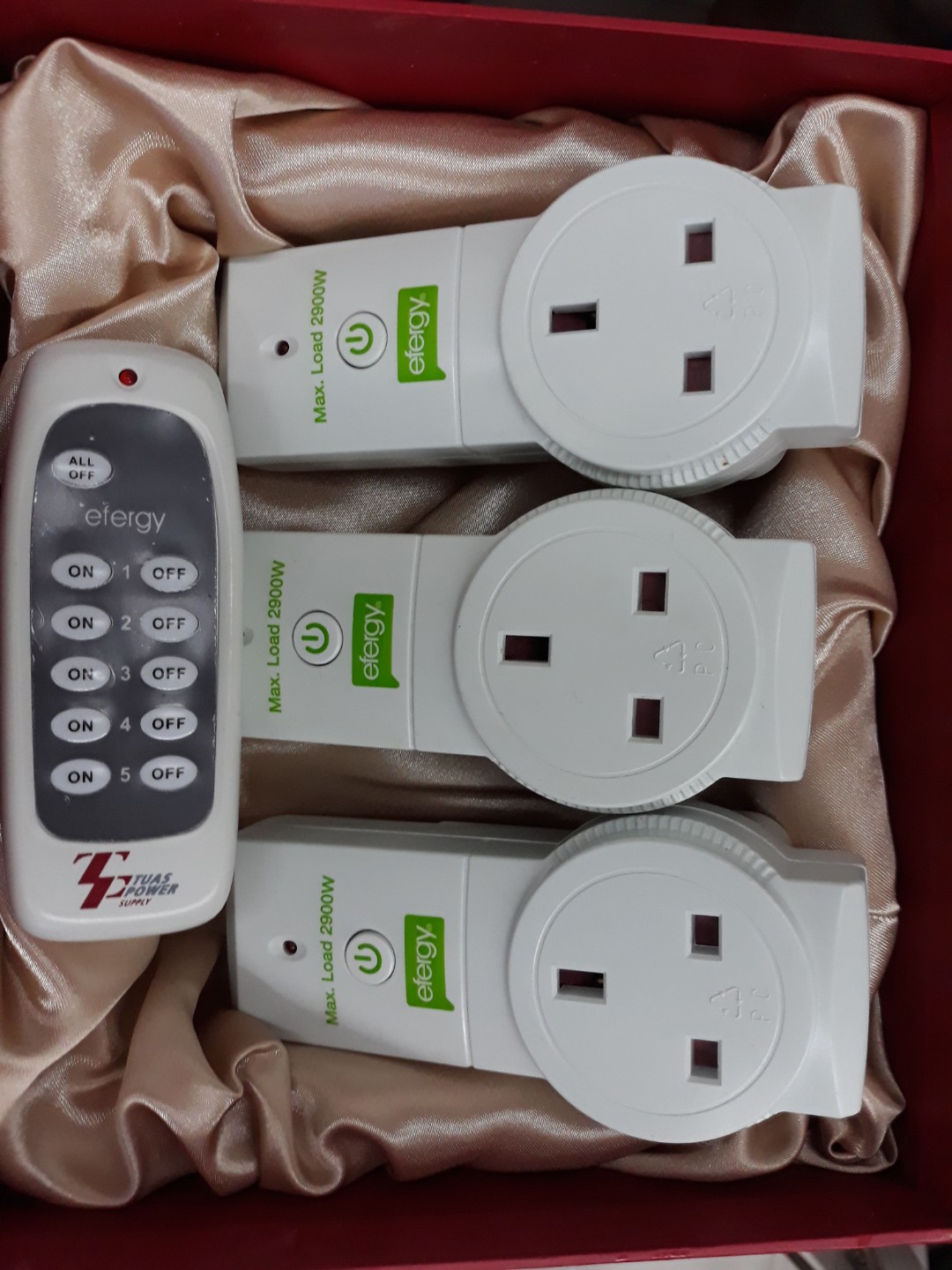 Remote controlled power socket (3 sockets + 1 remote control), TV