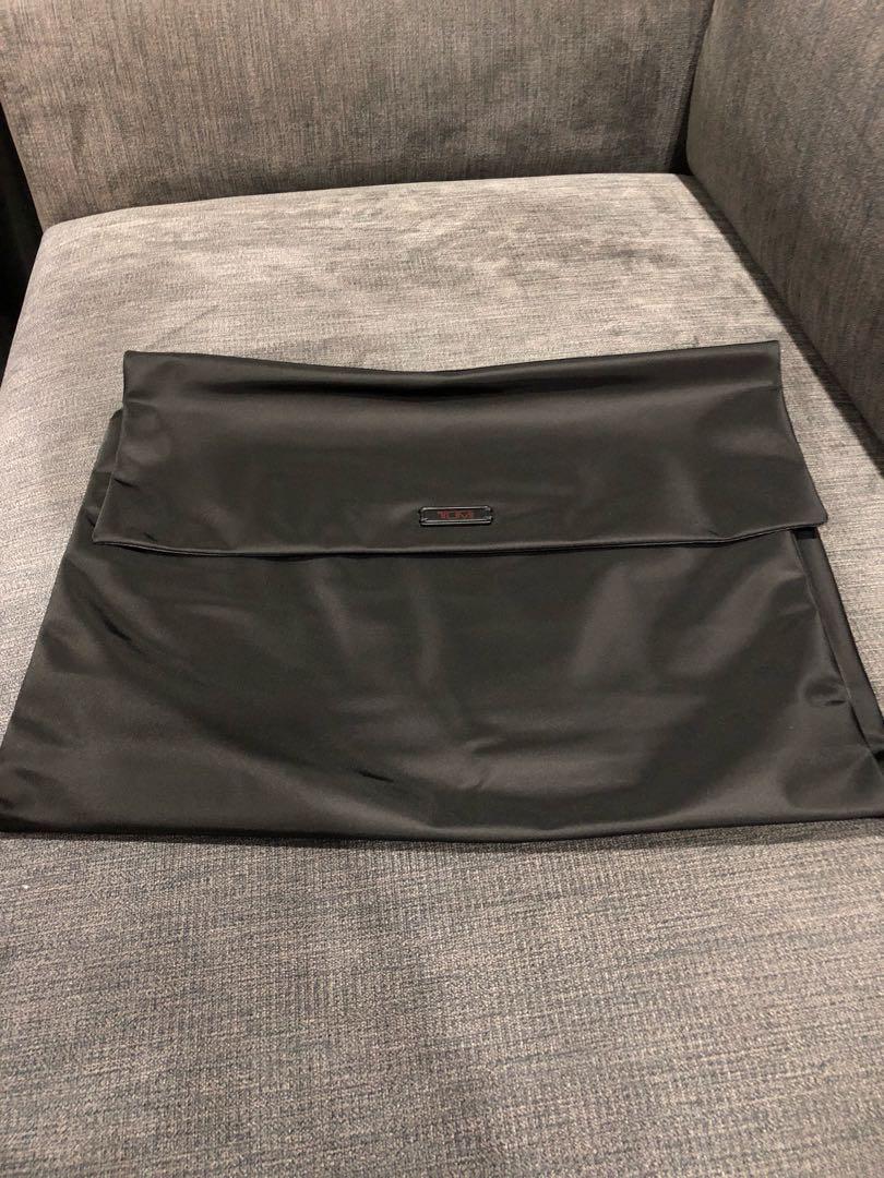 tumi medium flat folding pack