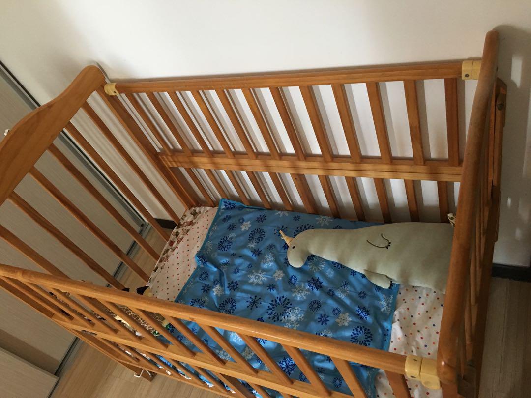 Movable cot sales