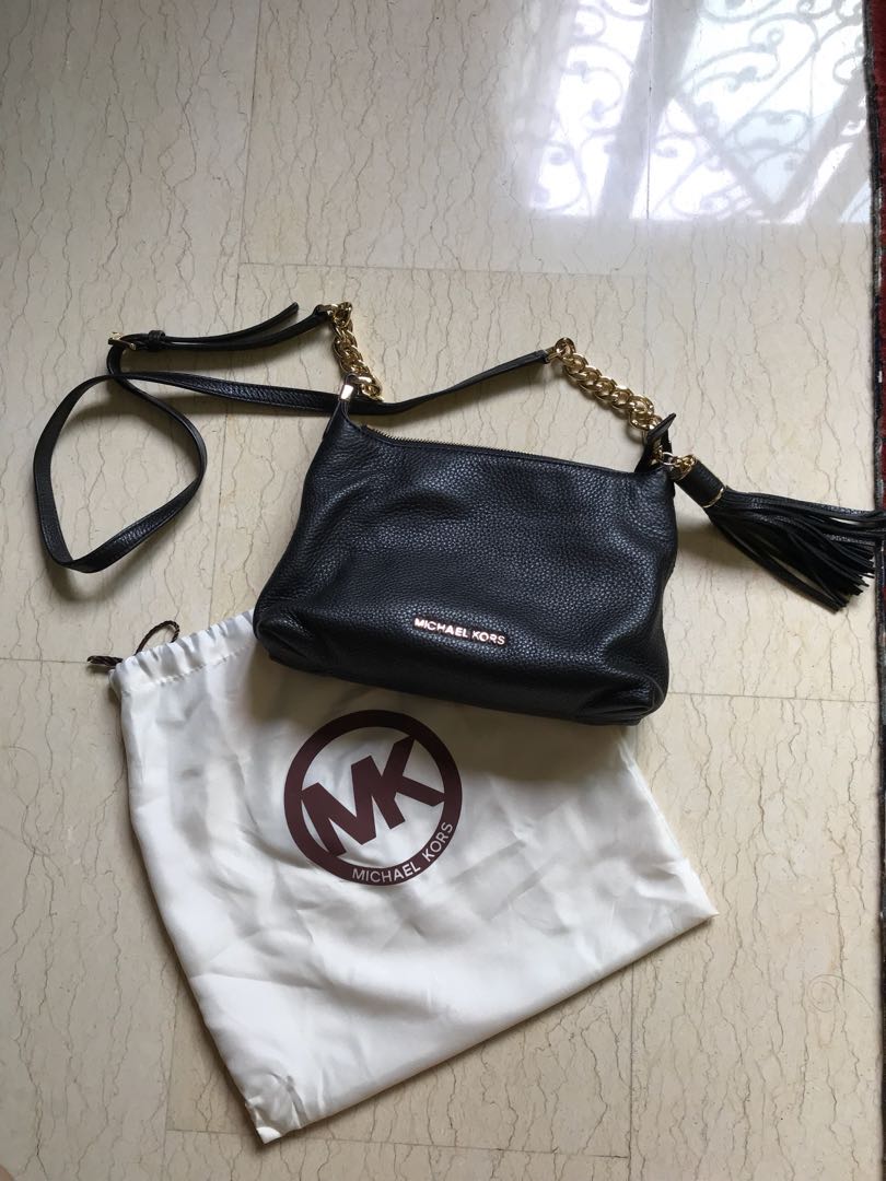 Authentic Michael Kors MK Crossbody Tassel Bag Brand New, Women's Fashion,  Bags & Wallets, Cross-body Bags on Carousell