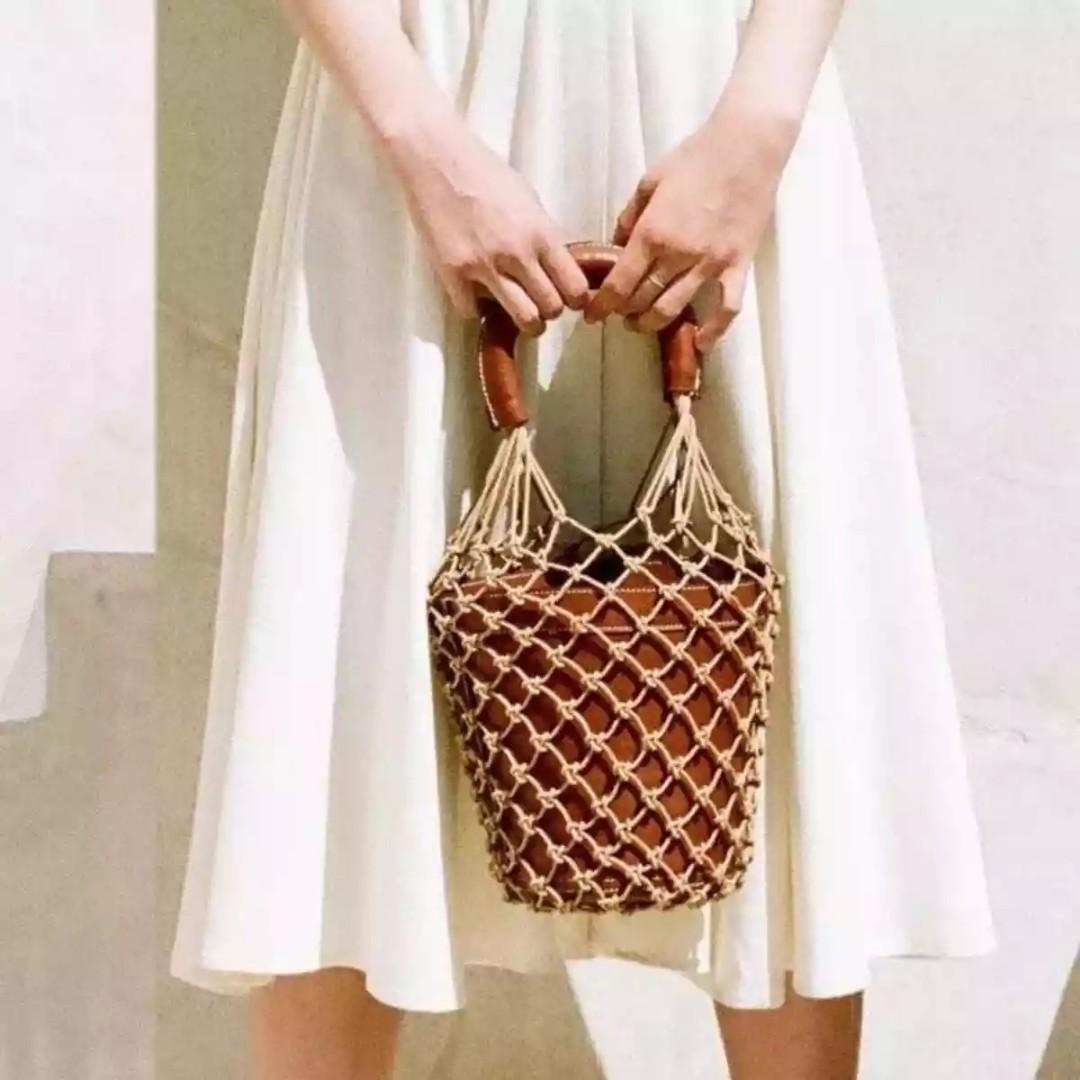 Moreau bucket outlet bag