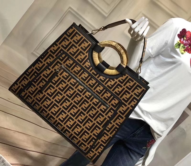 Fendi runaway shopper top