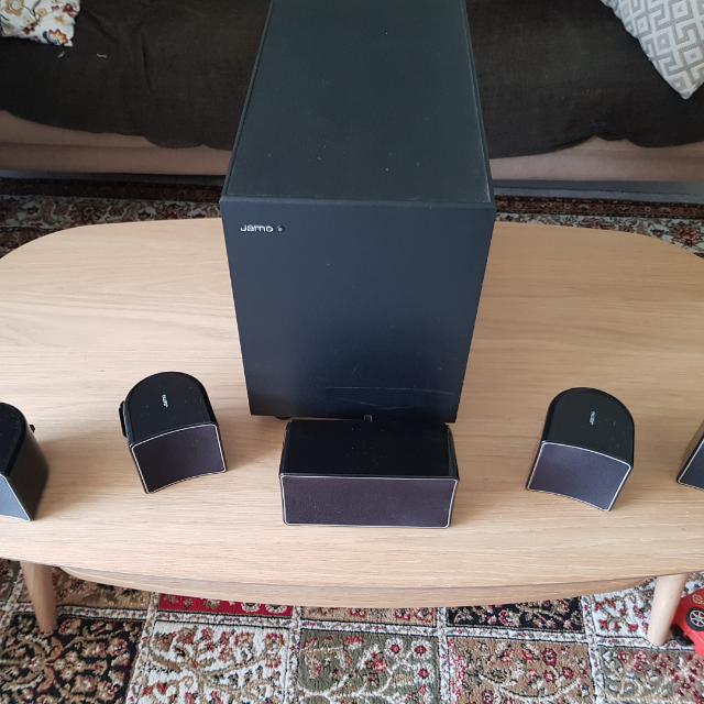 Jamo store cube speakers