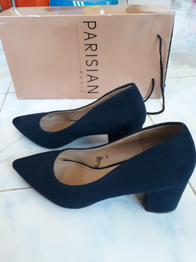 navy blue heels size 5