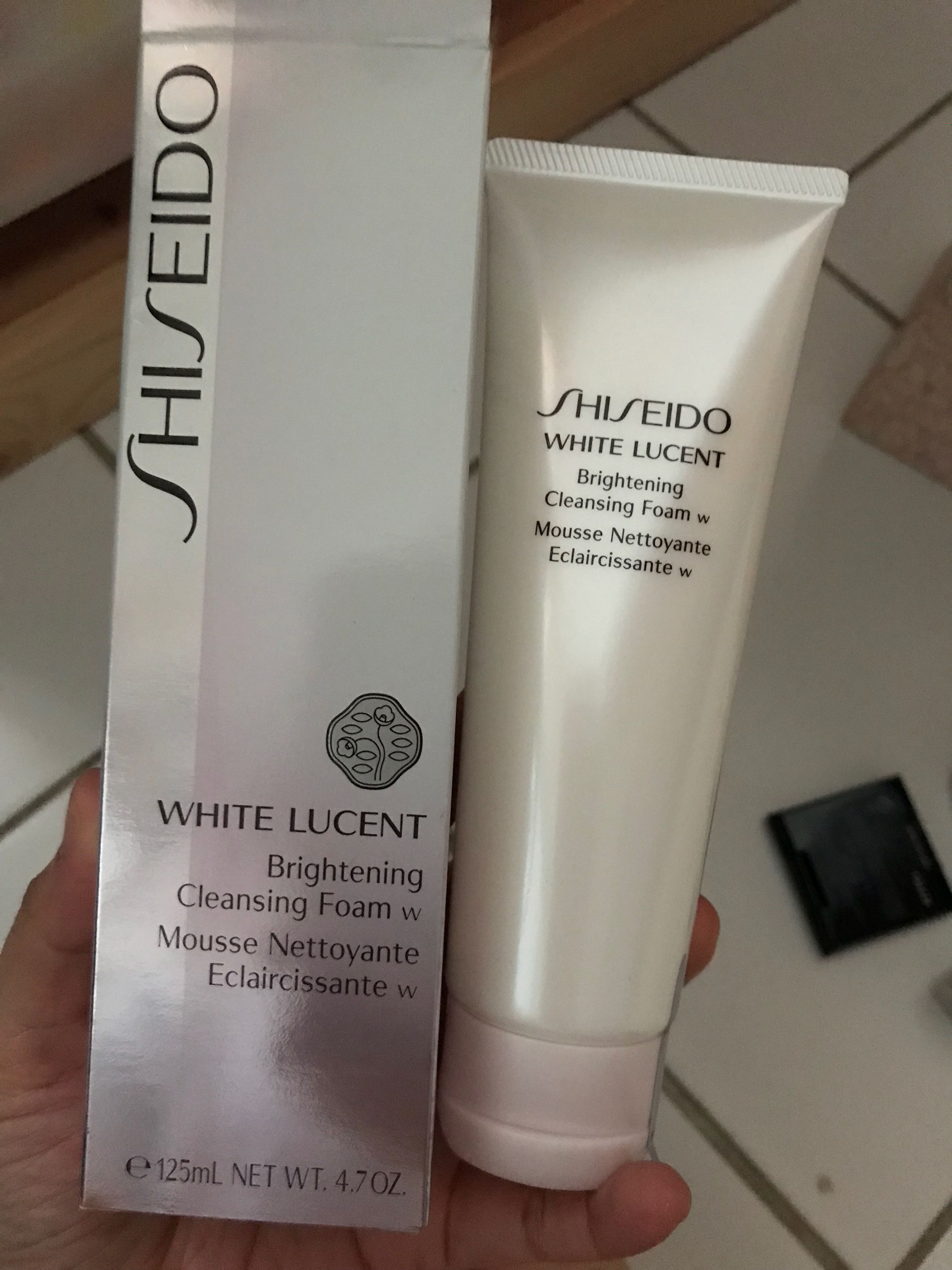 white lucent cleansing foam