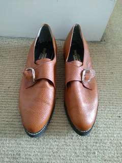 Brown shoes size 6