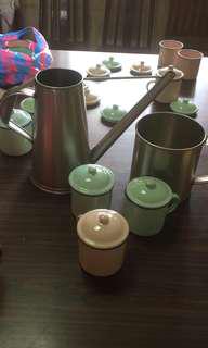 Retro coffee mugs and maker