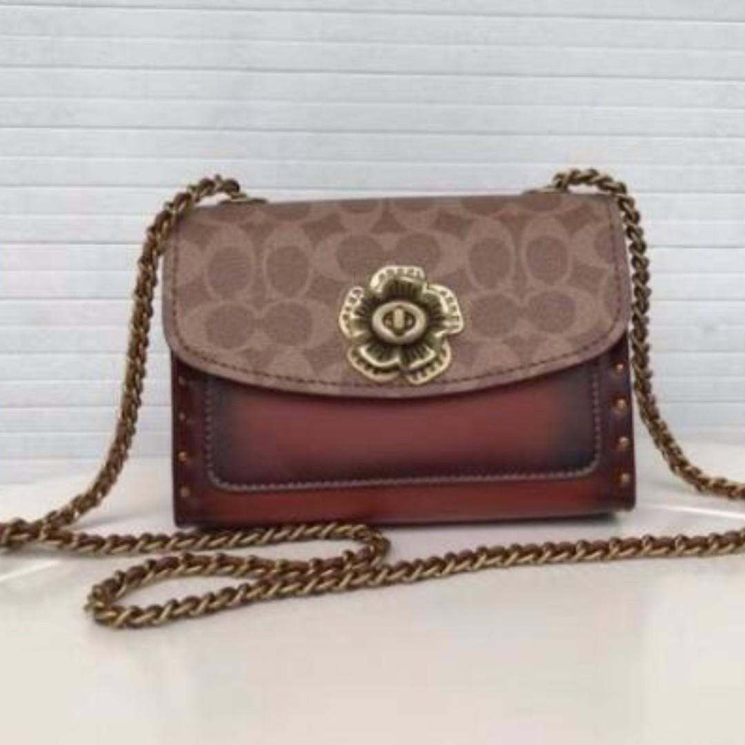30592 coach top