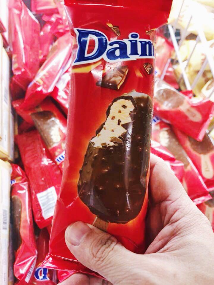 Kinder Bueno Ice Cream Cone Must Try Food Drinks Instant Food On Carousell