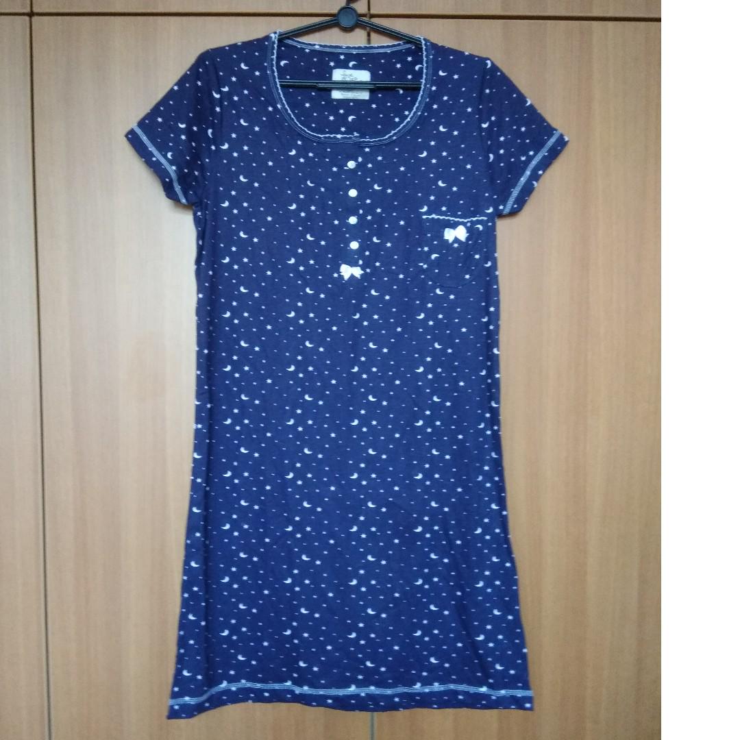 Pyjamas (Category: New Undergarments & Loungewear) located in Singapore. Submitted by funyf16 (Listing ID 174835320, Image 1). Description: Dark blue pyjamas with tiny white stars & crescent moons Very comfortable Size Small to Medium UK 8-10 EUR 36-38 Length of dress 90cm $12 .
