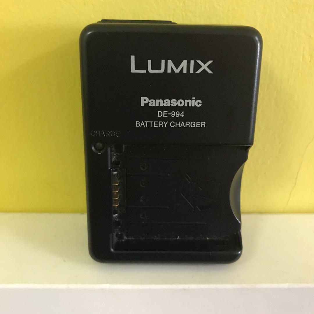 Panasonic Lumix Camera Battery Charger DE994, Photography, Cameras on Carousell