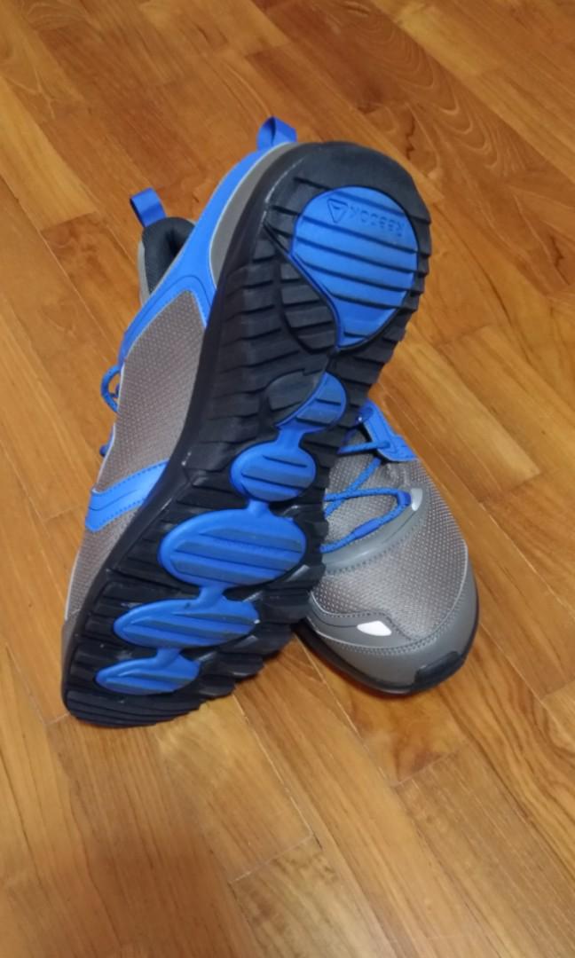 reebok trail running shoe