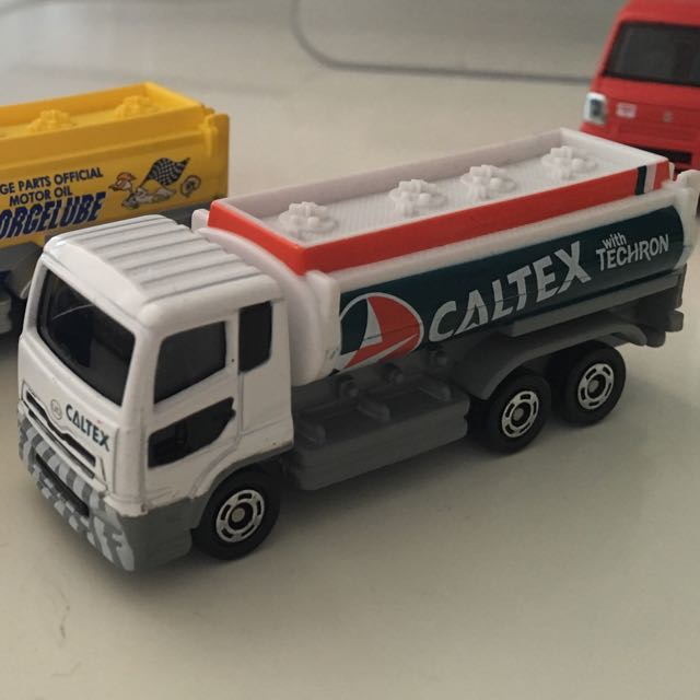 tomica lorry