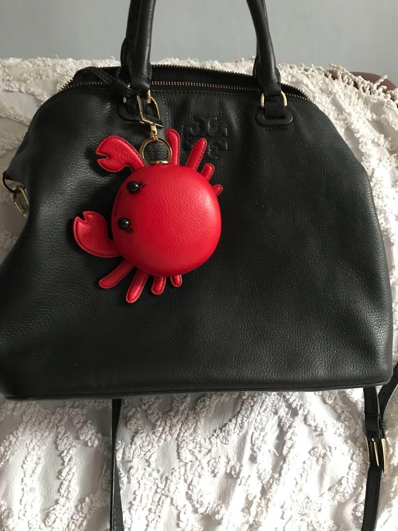 Tory Burch carl the crab 🦀 coin pouch cum bag charm, Women's Fashion, Bags  & Wallets, Purses & Pouches on Carousell