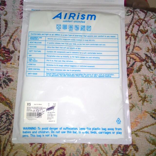 Uniqlo Airism Camisole (Category: Sleeveless) located in Quezon City. Submitted by trixy.475 (Listing ID 174800393, Image 2). Description: Originally at Php 590, yours at 350. Buy this now, I'm not sure if nagsasale ito sa Uniqlo. SEALED, NEVER OPENED!!! BRAND NEW! It was bought in the US, that's why I can sell it for a cheaper price..