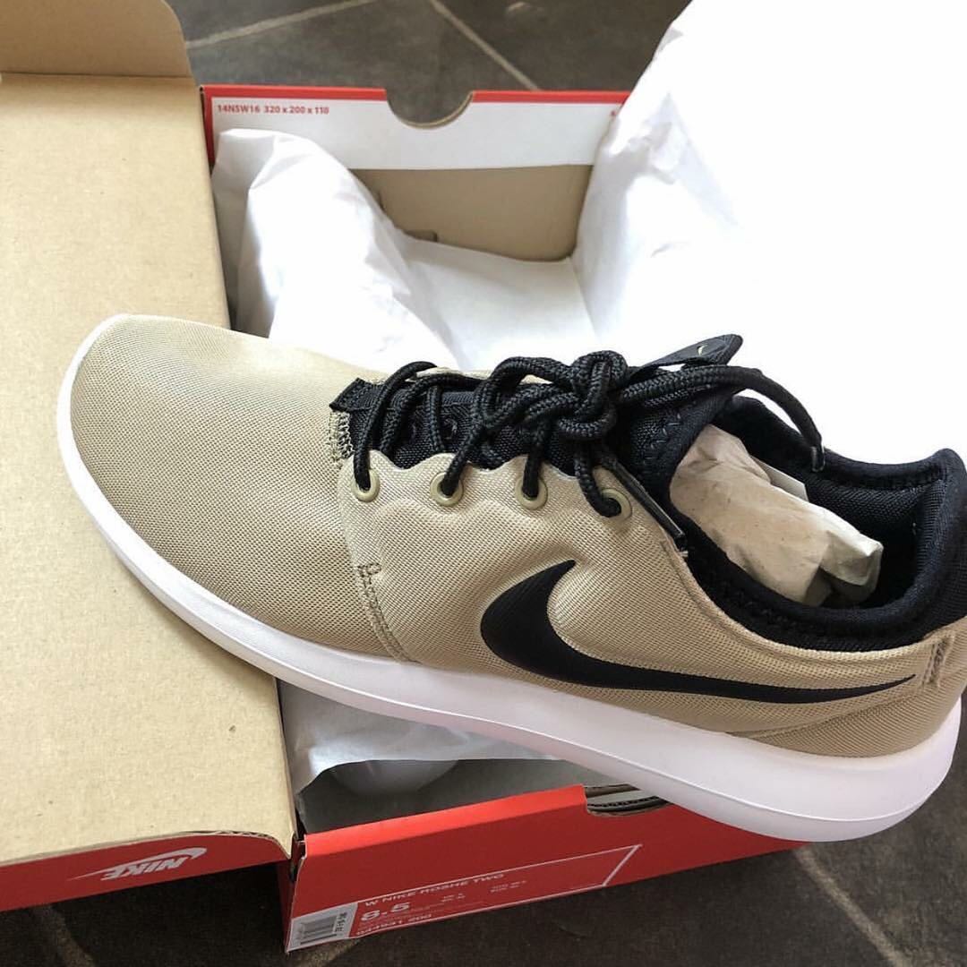 womens nike roshe two