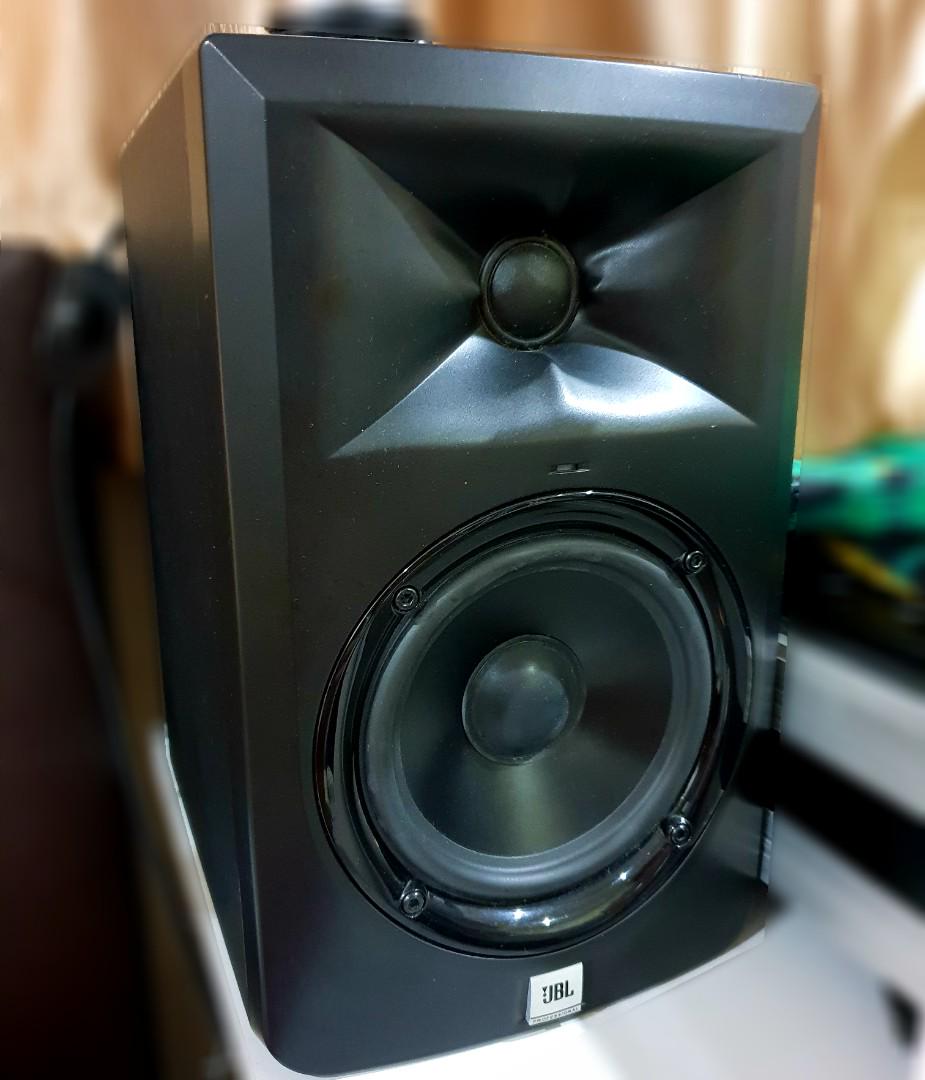 A Pair of JBL Speakers (Studio monitor LSR 305), Audio, Soundbars