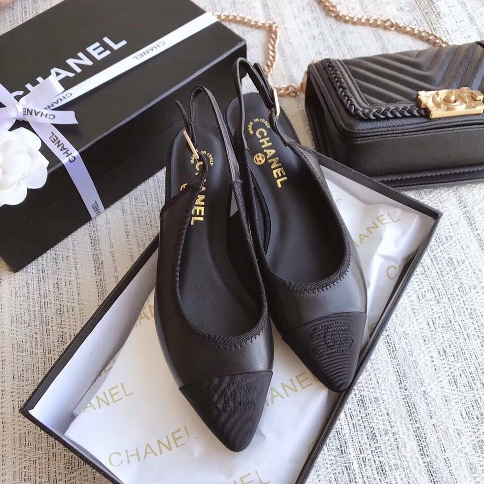 Chanel Flats, Women's Fashion, Footwear, Flats & Sandals on Carousell