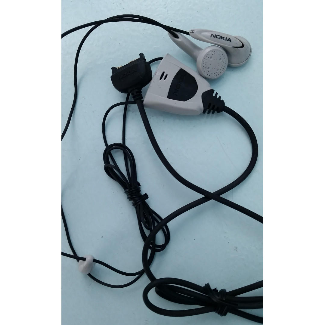 Earphones or headsets for old model Nokia Ericsson phones
