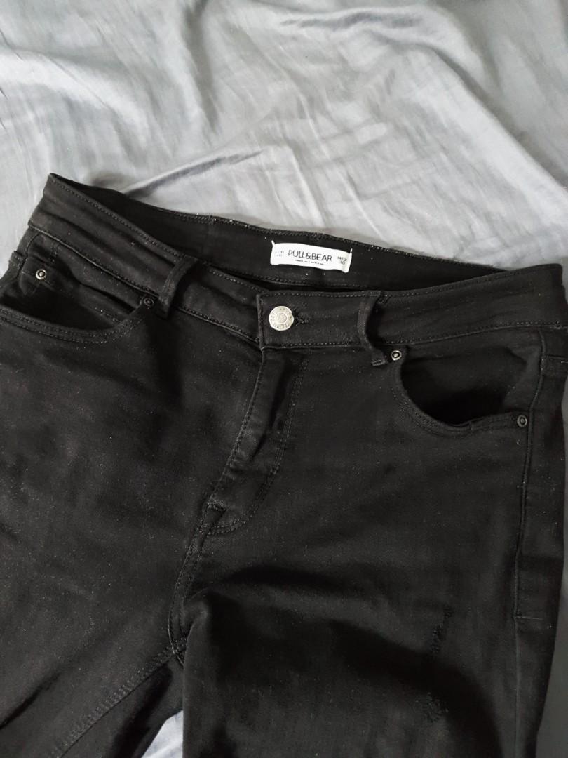 pull and bear black ripped jeans