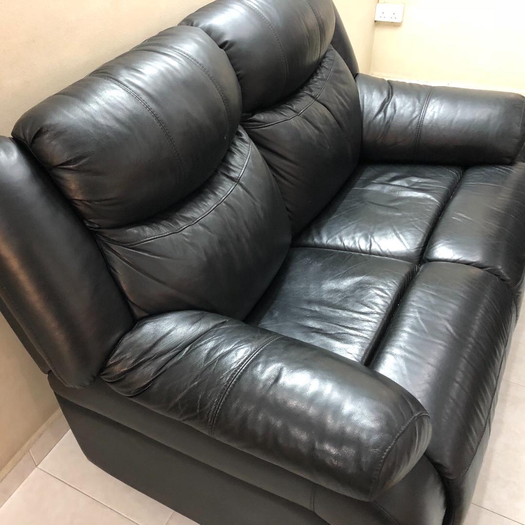 Sofa set garage sales, Furniture & Home Living, Furniture, Sofas on