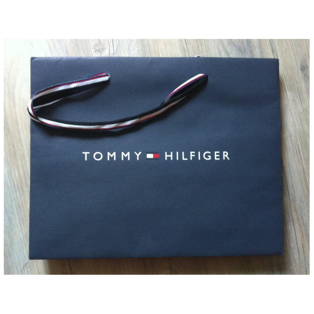 tommy hilfiger gift bag