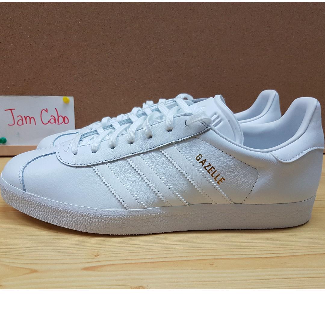 Adidas triple new arrivals white gazelle