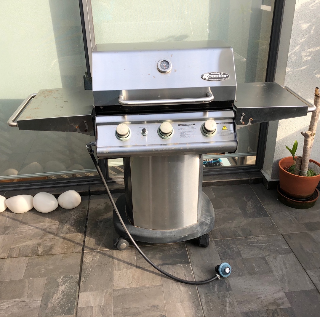Aussie Roaster BBQ Grill with Esso Gas Cylinder