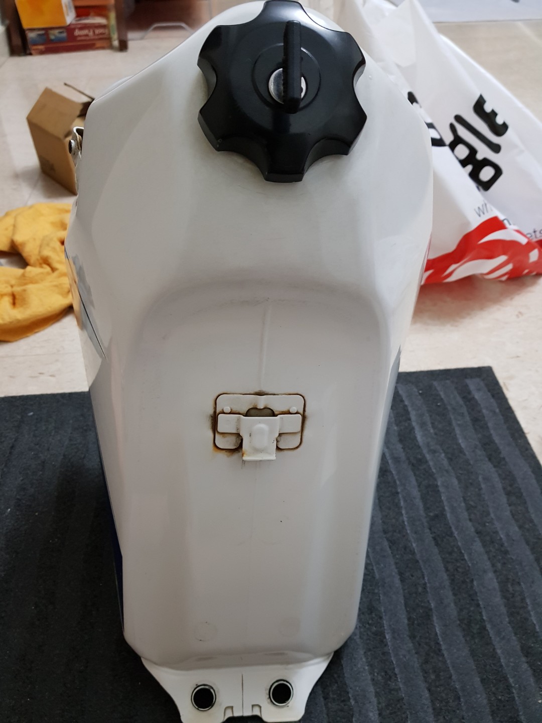 DRZ400SM FUEL TANK WHITE, Motorcycles, Motorcycle Accessories on Carousell