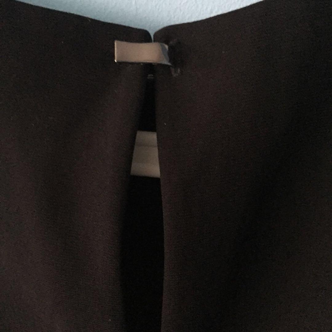 Mango basic buckle (Category: Sleeveless) located in Singapore. Submitted by bubblesmoomoo (Listing ID 175101012, Image 3). Description: Length: 87cm *The measurement of the clothes are taken flat.
