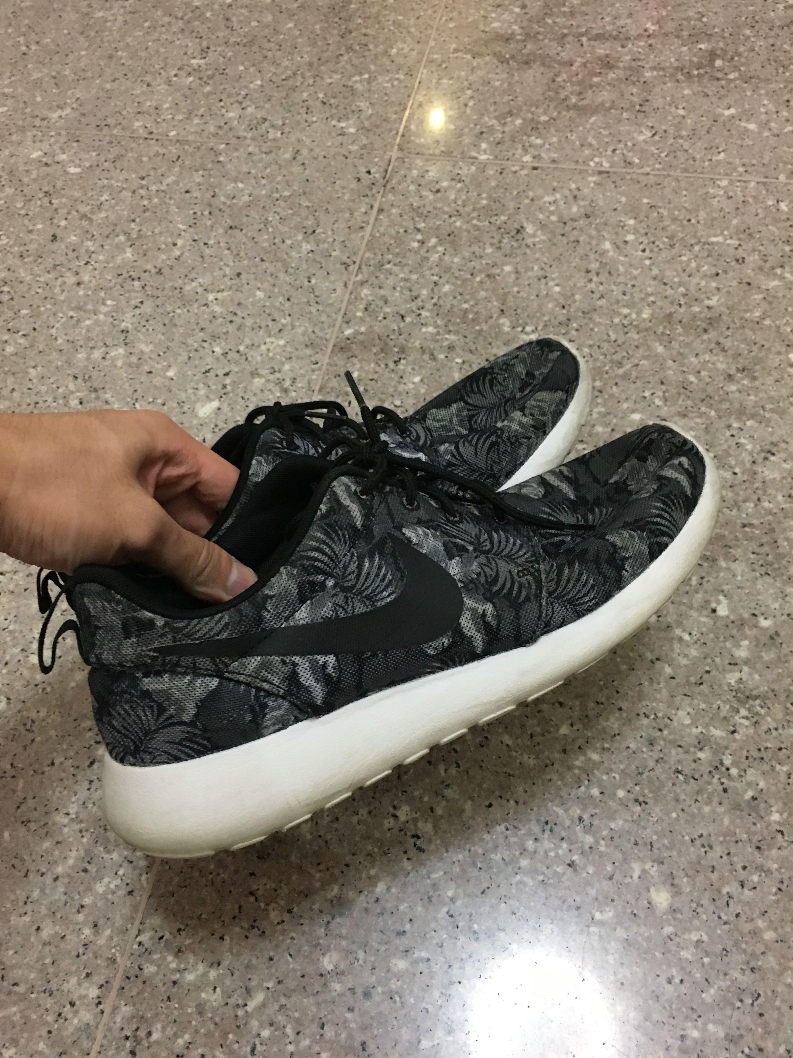Mens Trainers Shoes Nike Roshe Run Black Style Mens Trainers Shoes Nike Roshe Run Black Style