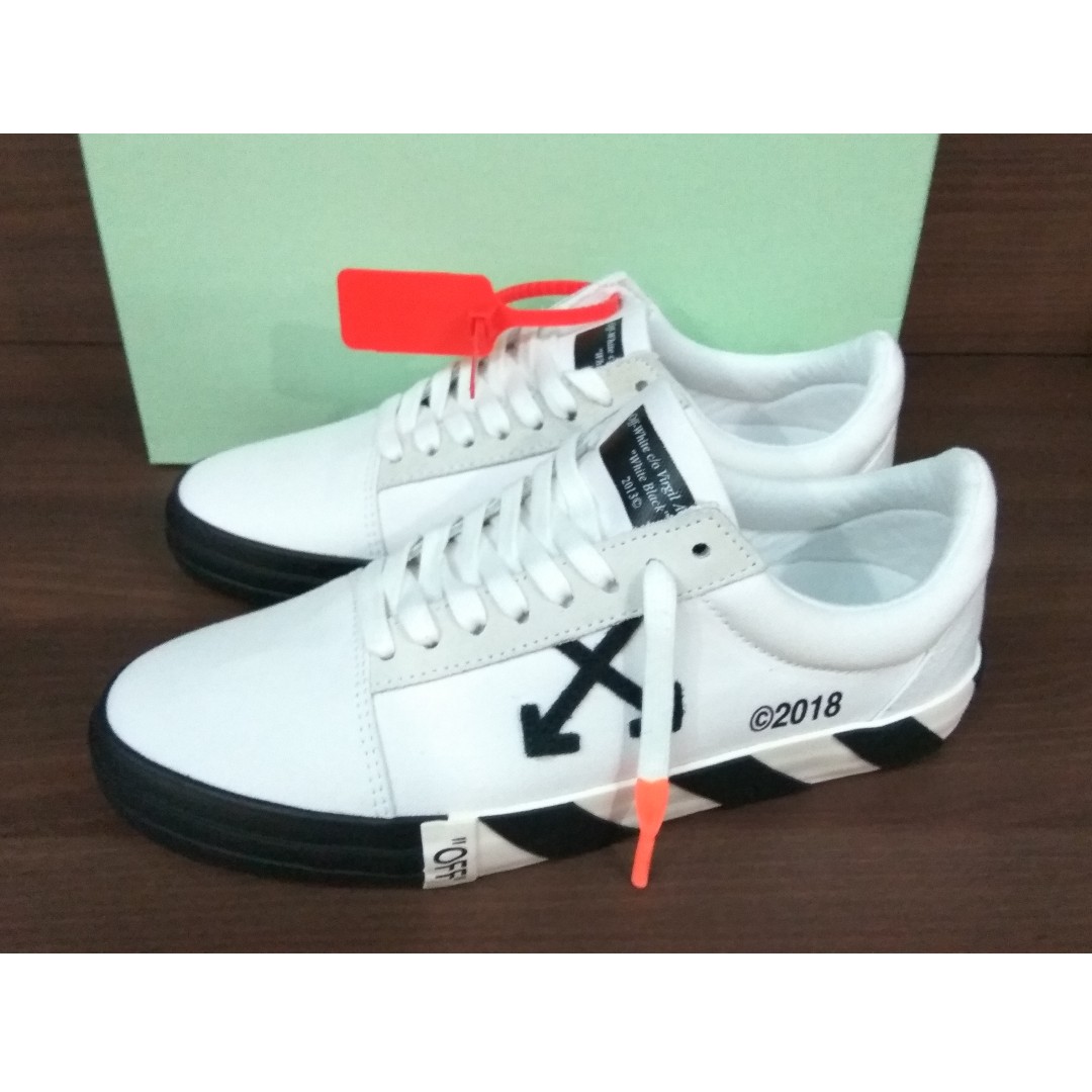 vulc low top off white