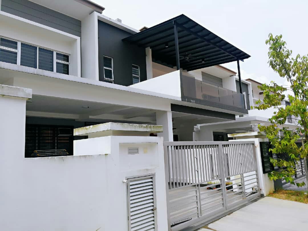 Pelangi Indah Lake View