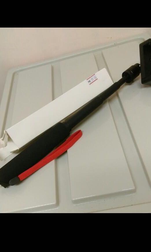 Super solid monopod (Category: Mounts & Holders) located in Seremban. Submitted by zylim25 (Listing ID 175110769, Image 1). Description: Super solid monopod High quality Full length 49cm Able to handle camera & phones .
