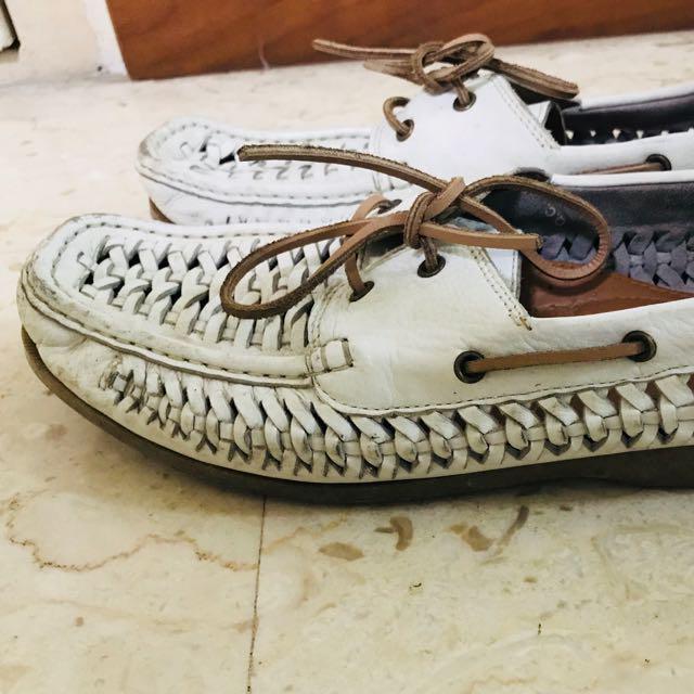 trendy boat shoes