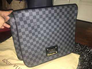 Louis Vuitton Messenger Sling Bag ( PREMIUM )