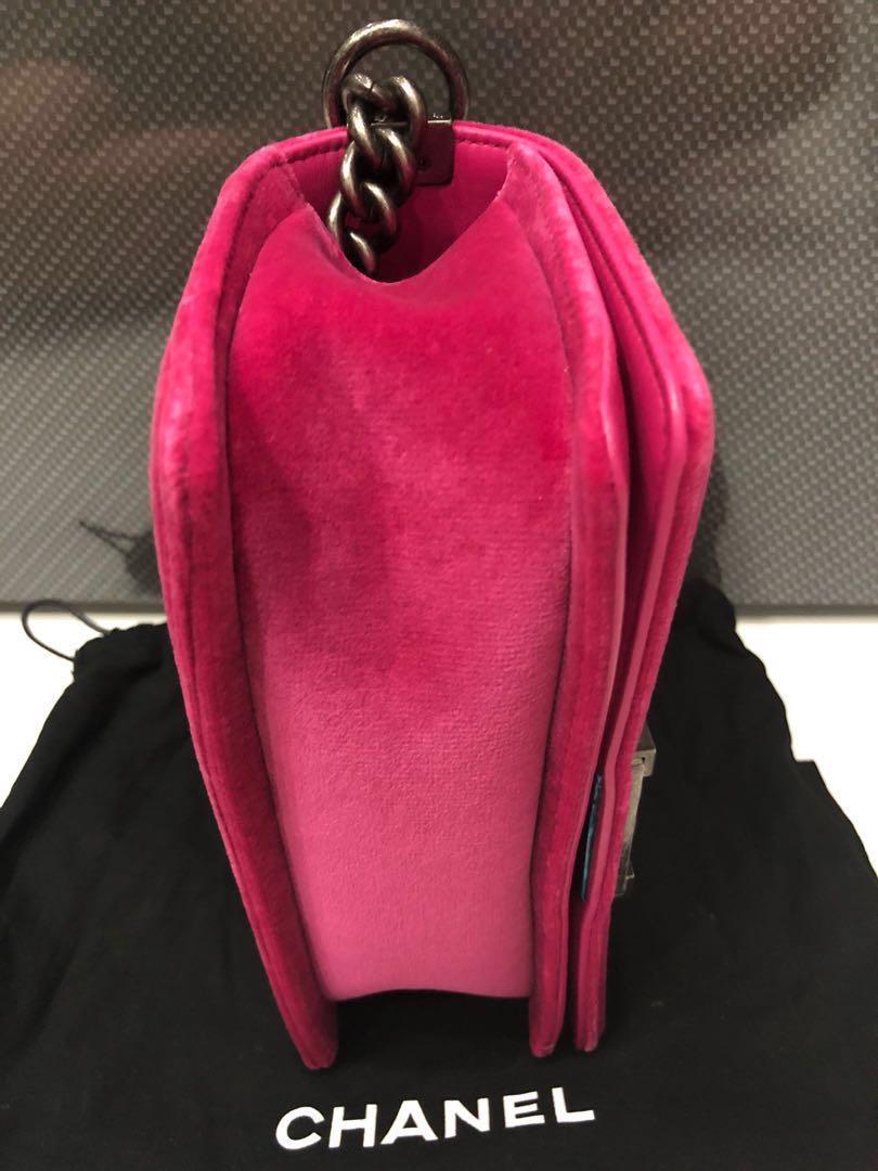 chanel pink velvet boy bolsa