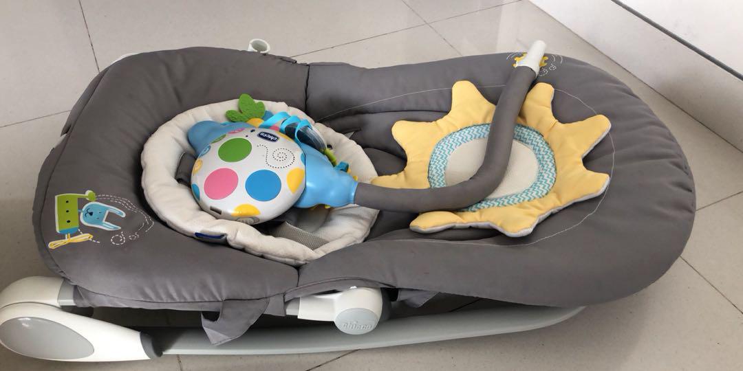 chicco balloon bouncer dark grey