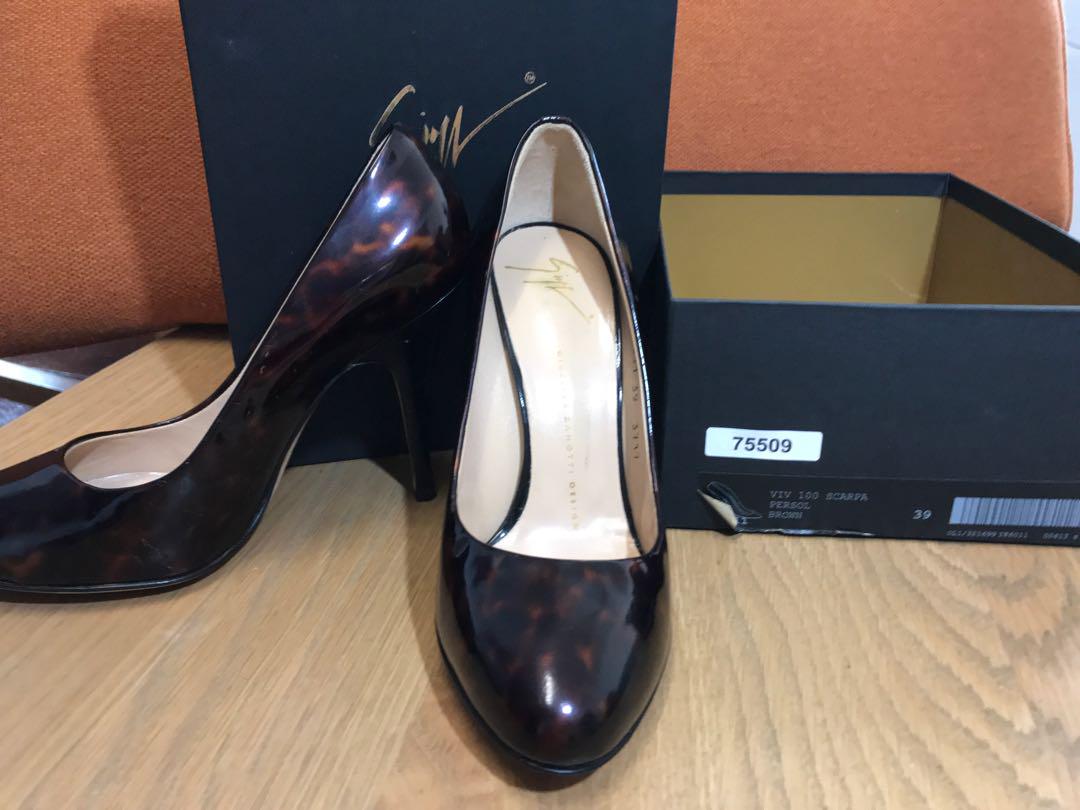 Giuseppe zanotti patent leather pumps cheap
