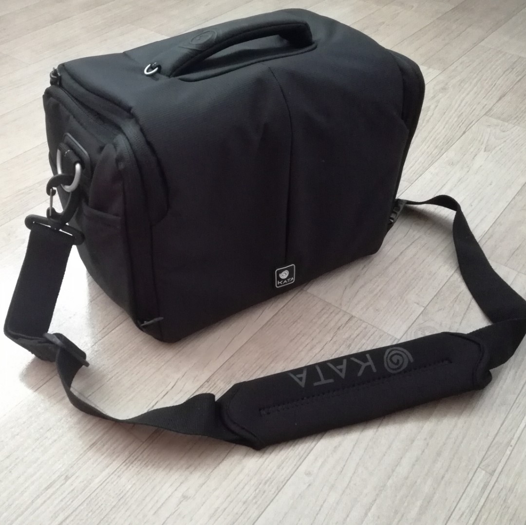 Kata camera bag DC445 DL, Photography, Cameras on Carousell