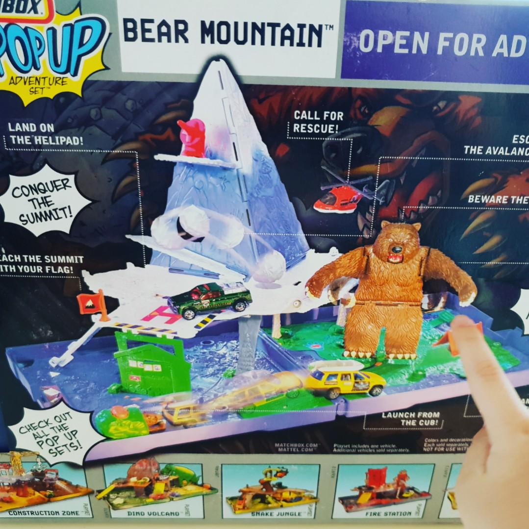 Collectible Matchbox Deluxe 3D Pop Up Adventure Playset, Hobbies