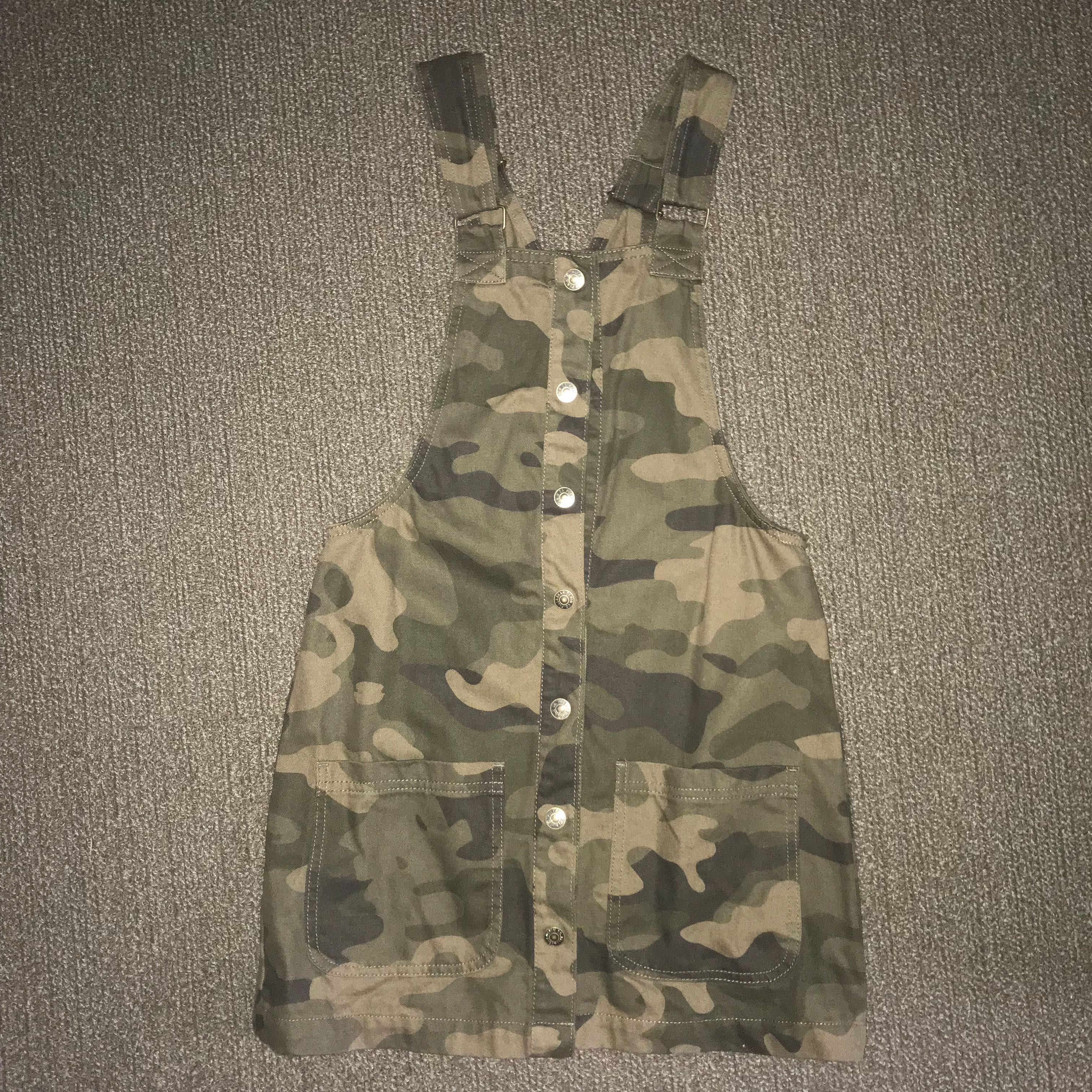 camo pinafore