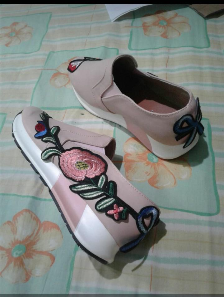 Sepatu Gucci Women S Ace Women S Fashion Women S Shoes On Carousell